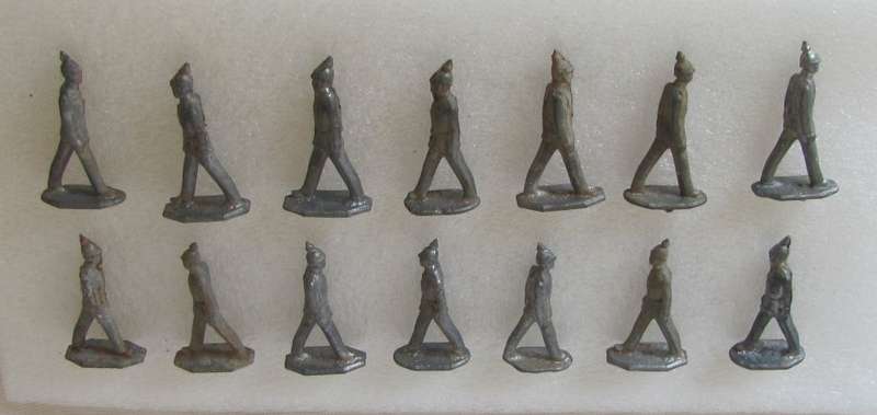 Lead Soldiers - 14 x Marching Infantry Swordsman - For Building an Army - Unfinished