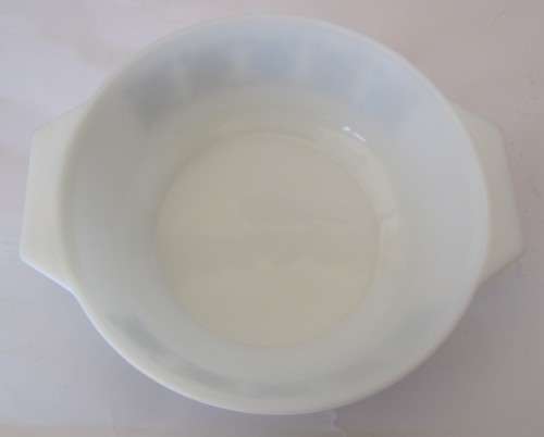 Vintage 1950`s- 1960`s JAJ Chelsea 2 Pint Oven Proof Bowl with Lid made in England - Ovenware PYREX