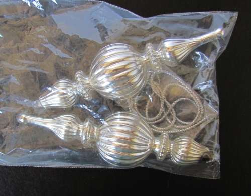 2 X Christmas Ornaments