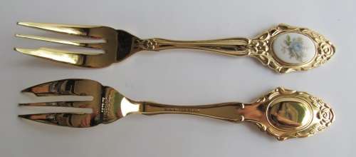 Vintage - EETRITE 24 Carat Gold Plated Cake Forks with White Porcelain and Blue Rose Design Tops