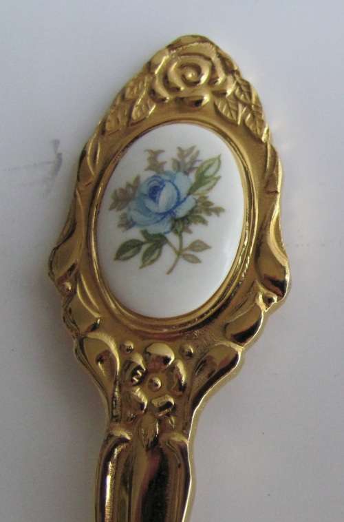 Vintage - EETRITE 24 Carat Gold Plated Cake Forks with White Porcelain and Blue Rose Design Tops