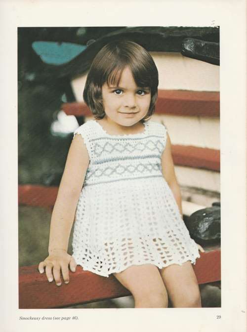 Joan Fisher`s Guide to Crochet - 1973 - Crochet Pattern Book