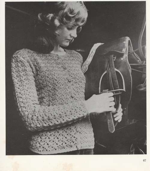 Joan Fisher`s Guide to Crochet - 1973 - Crochet Pattern Book