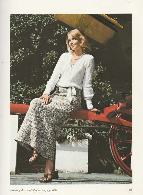 Joan Fisher`s Guide to Crochet - 1973 - Crochet Pattern Book