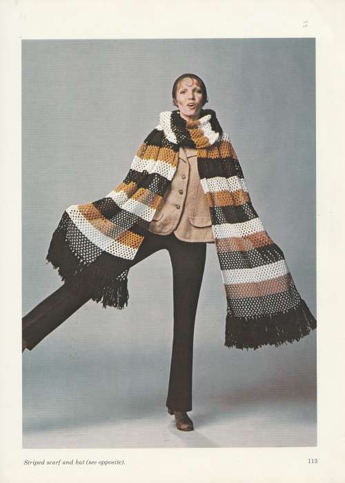 Joan Fisher`s Guide to Crochet - 1973 - Crochet Pattern Book