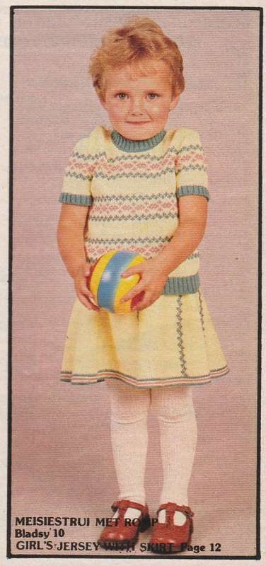 EMPISAL Knitting for the Family ( Bilingual ) - April 1983 - Machine Knitting Patterns