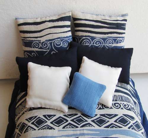 Fashion Doll`s ( Barbie, etc ) Quilt, Pillows, Flat Sheet and Cushions - Bedding