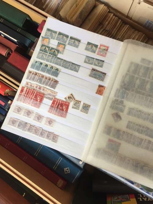 100,000s of stamps with R1 reserve!