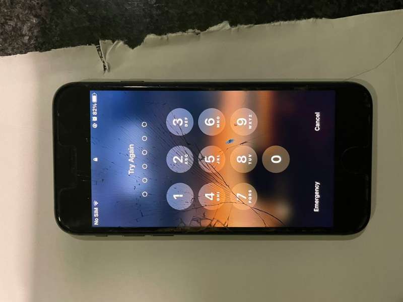 PreOwned Iphone 8