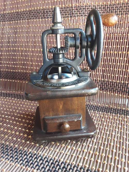 Vintage Coffee Bean and Spice Grinder