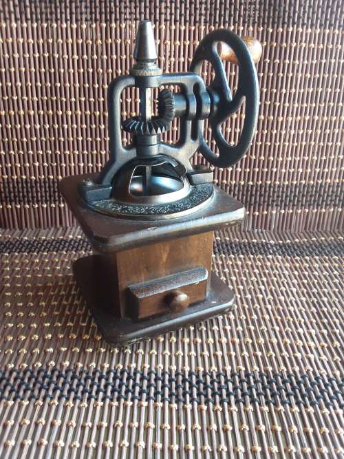 Vintage Coffee Bean and Spice Grinder