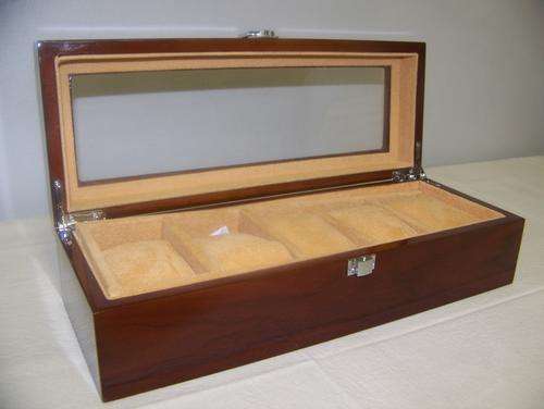 Mahogany watch case. 5 Partitions Transparent lid.