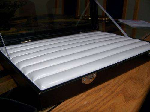 Ring display box.White inner lining