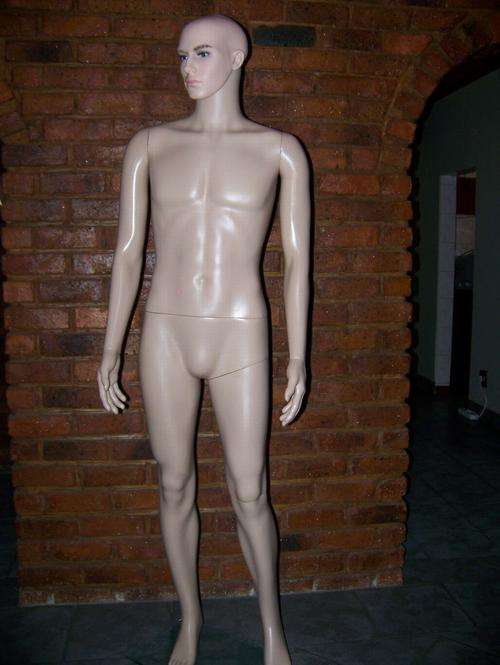 1.86M Male Mannequin.