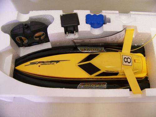 Speedboat. Cut like a Feather 40.5cm.