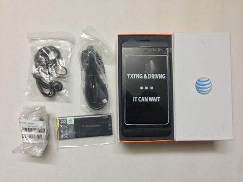 NEW UNLOCKED BlackBerry Z10 - Black (Latest Model) 16GB - w/Extra