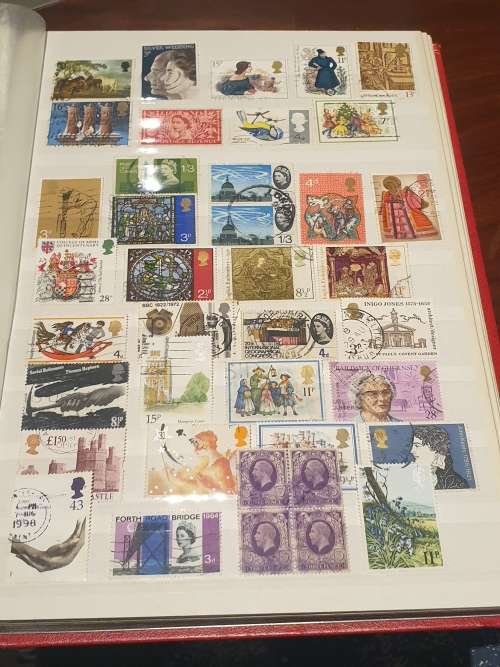GB Used stamps 60s/ 70s + STANLEY GIBBONS GB Stamp album (PLEASE NOTE PAGE CONDITION IN PHOTOS)
