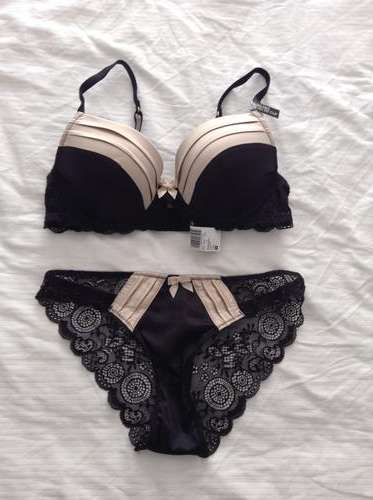 Beige and Black Woolworths set - 34B / Small