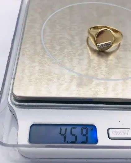 GOLD Signet Mens ring with diamonds