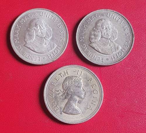 Mixed lot 50% Silver SAU/RSA crowns - 84.54g
