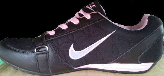 WOMENS NIKE SNEAKER