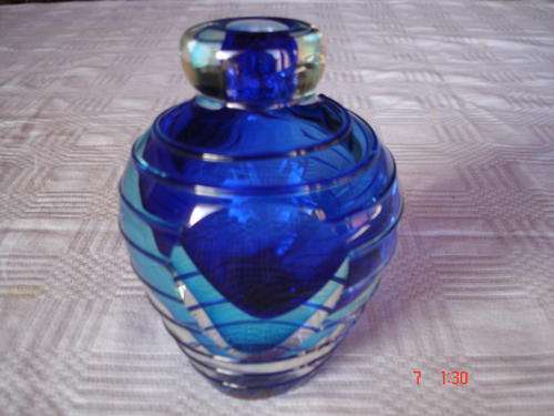 murano in good condition no nicks or chips.( h )18cm.