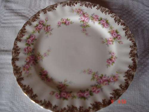 royal albert sideplate.( dimity rose )bone china england .