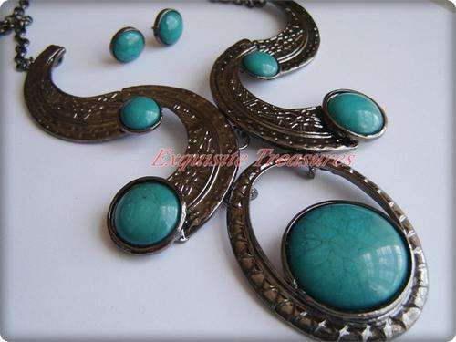 Turquoise swirl necklace and earring set