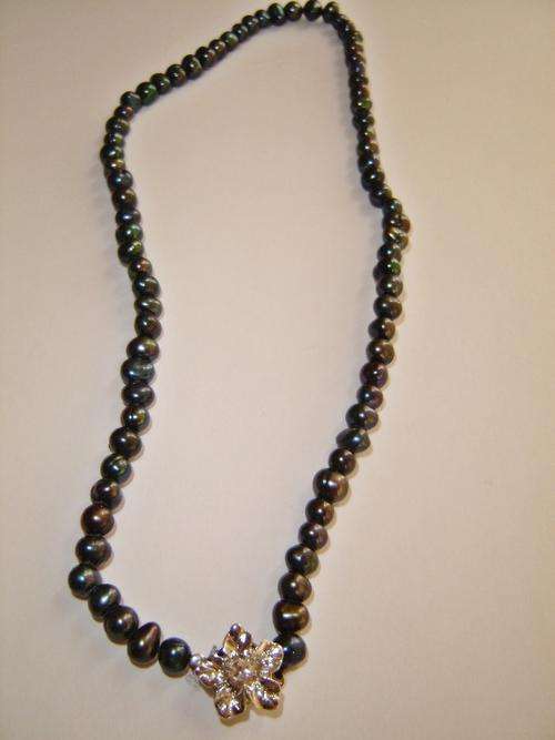 Black freshwater pearl necklace