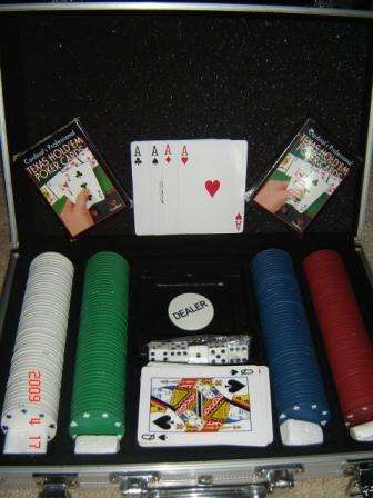 Awesome Texas Hold 'em Poker set in metal case