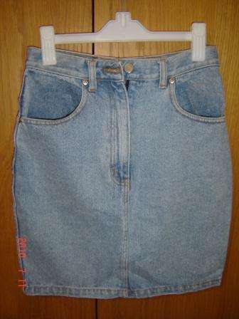 Ladies light blue denim skirt - size 8/32