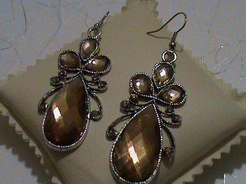 Gorgeous bronze pewter pearl drop earings