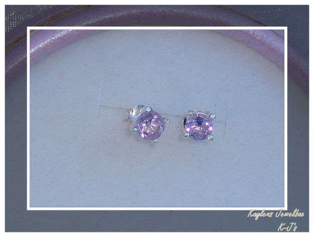 ***R999***EXQUISITE: PRETTY 925 STERLING SILVER AMETHYST STUD EARRINGS!!