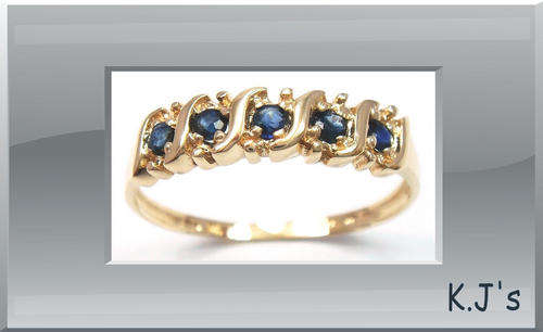 ***R5054***GORGEOUS 9CT YELLOW GOLD 5 STONES SAPPHIRE RING