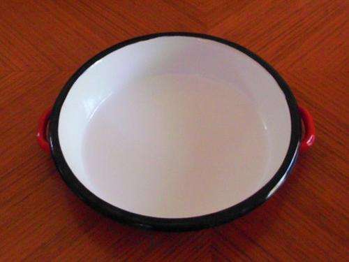 Enamel Pie Dish