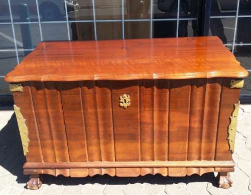 IMBUIA  KIST WITH INSIDE DRAWER TRAY
