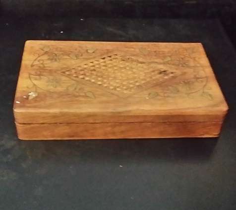 WOODEN CIGAR / TRINKET BOX
