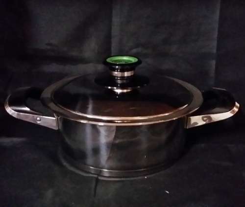 AMC  COOKING POT: new condition