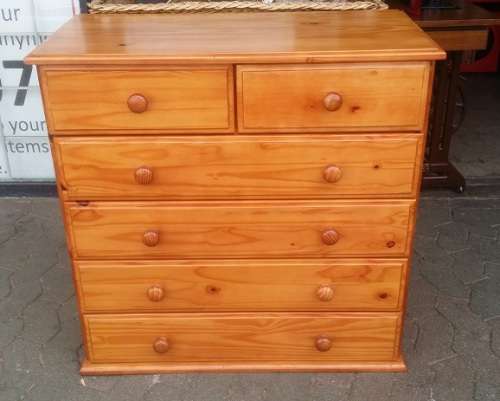 SIX DRAWER SOLID PINE CHEST OF DRAWERS /   COLLECTION ONLY JHB GAUTENG !!!!!!