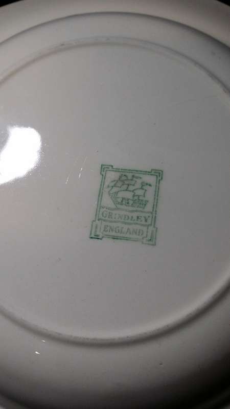 GRINDLEY ENGLAND  SERVING BOWL