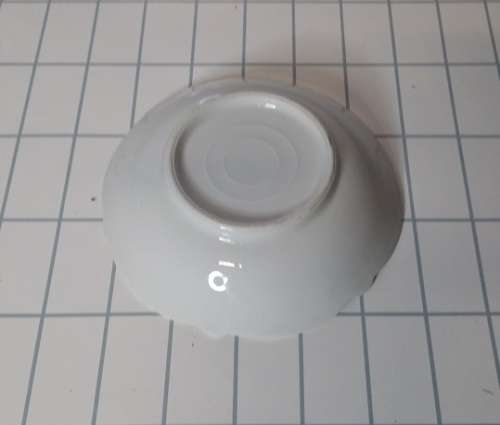 A  LOVELY LUSTER  PIN  DISH 13 CM X 3 CM