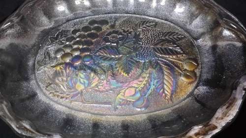 A LARGE LUSTER PRESSED  GLASS  SERVING DISH / BOWL