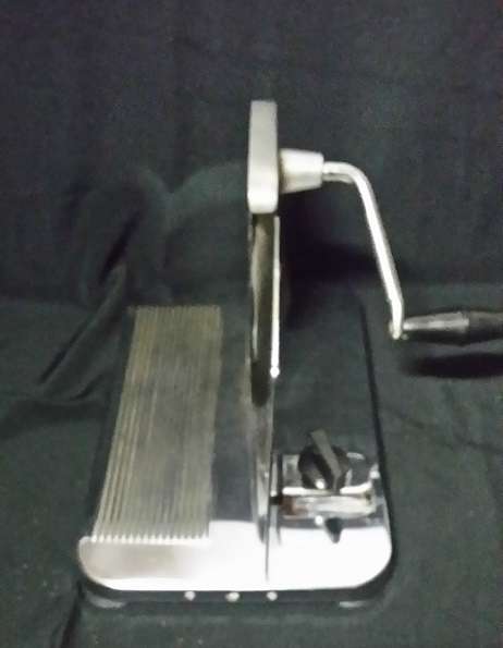A  BREAD / COLD MEAT SLICER
