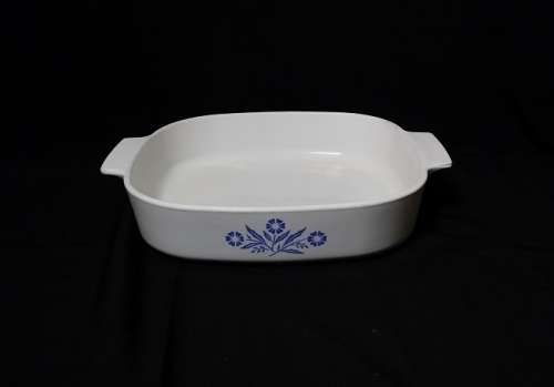 A CORNING WARE  2  LITER CASSEROLE DISH   ,  VINTAGE FLOWER PATTERN