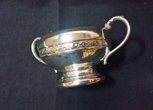 A VINTAGE  2 HANDLED MINT BOWL OR SUGAR POT  SILVER PLATED ON COPPER
