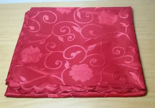 FABULOUS RED TABLE CLOTH