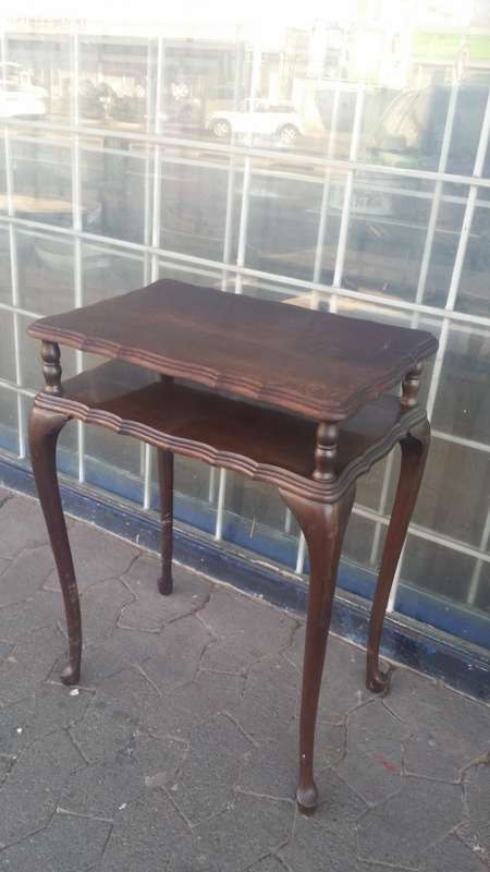 furniture :   2 TIER SOLID WOODEN OCCASIONAL   TABLE  / COLLECTION ONLY EDENVALE JHB