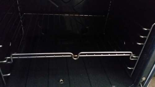 UNIVA 4 BURNER PLUS TOP GRILLER  AND OVEN GAS STOVE  / I do not ship furniture buyer collect