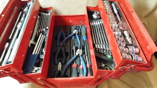 KING  TONY TOOL SET 63 PIECE IN RED TOOL BOX / BUYER MUST COLLECT IN EDENVALE JHB