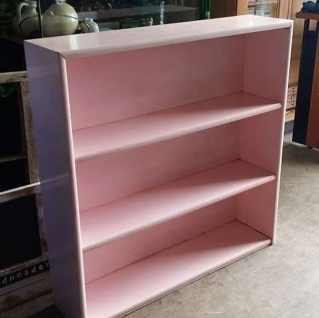 PINK BOOKSHELVE  /  BUYER MUST COLLECT EDENVALE JHB